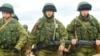 Оккупация украинского Крыма. Российские военные в селе Перевальное, 5 марта 2014 года