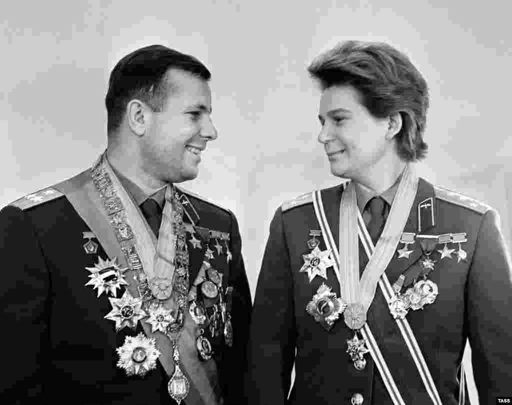 Yuri Qaqarin və Valentina Tereshkova